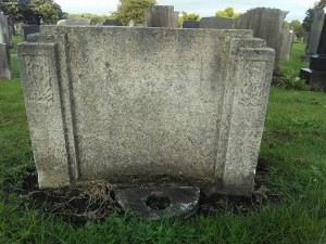 raisbeckoldgravestone